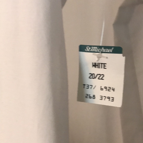 St. Michael -Marks and Spencer’s gown - Picture 3 of 7